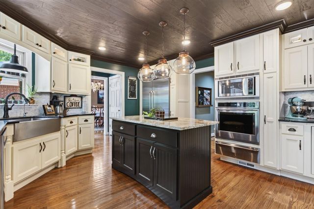 9030 Finney Point Drive, Ooltewah, TN 37363