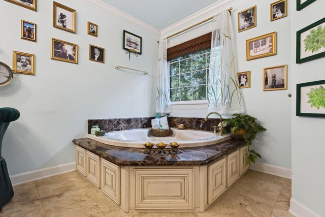 9030 Finney Point Drive, Ooltewah, TN 37363