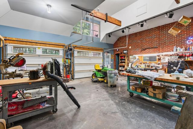 9030 Finney Point Drive, Ooltewah, TN 37363