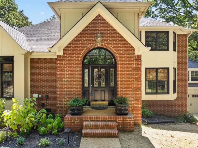 9030 Finney Point Drive, Ooltewah, TN 37363