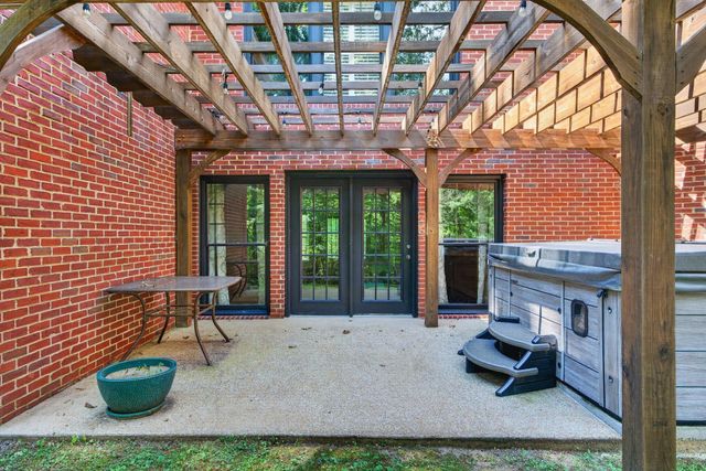 9030 Finney Point Drive, Ooltewah, TN 37363