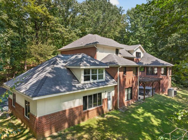 9030 Finney Point Drive, Ooltewah, TN 37363