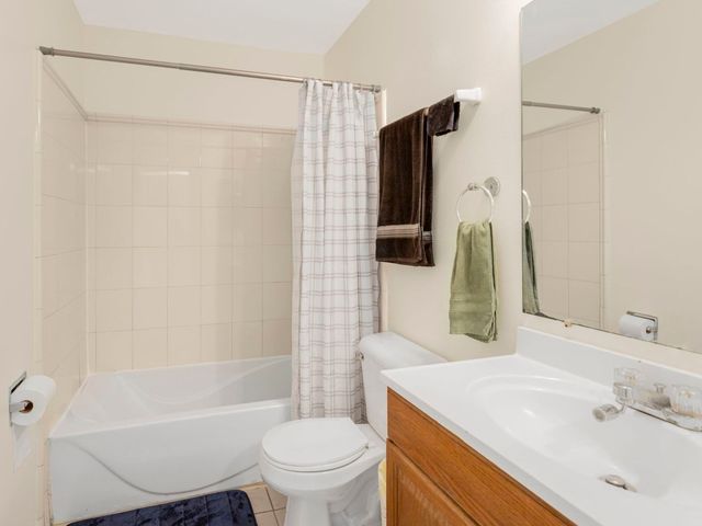 1807 Whitney Drive, Hanover Park, IL 60133