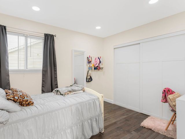 1807 Whitney Drive, Hanover Park, IL 60133