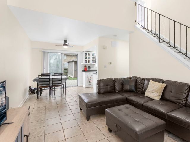 1807 Whitney Drive, Hanover Park, IL 60133