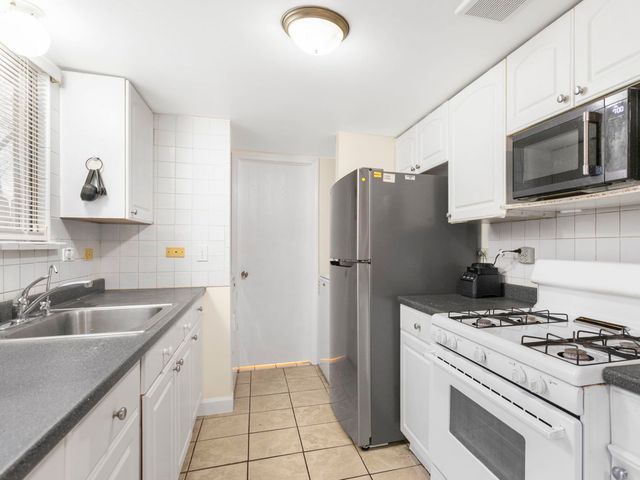 1807 Whitney Drive, Hanover Park, IL 60133