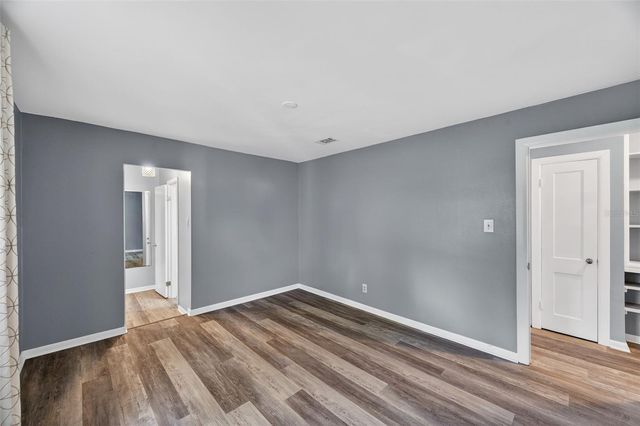 7217 6TH AVENUE N, St Petersburg, FL 33710