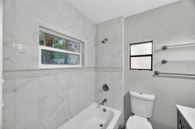 7217 6TH AVENUE N, St Petersburg, FL 33710