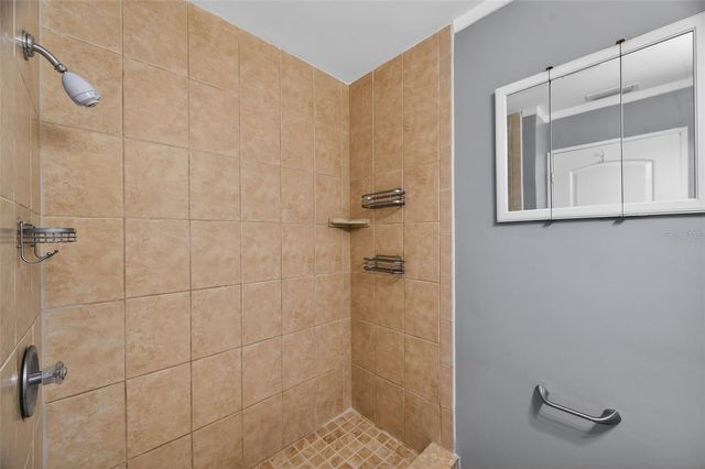 7217 6TH AVENUE N, St Petersburg, FL 33710