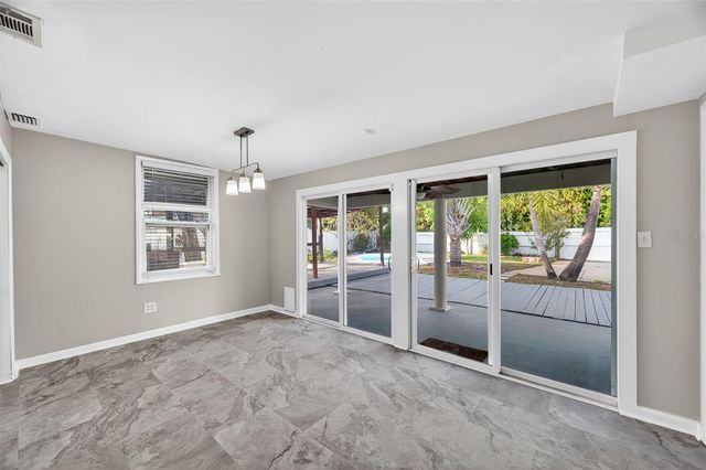 7217 6TH AVENUE N, St Petersburg, FL 33710