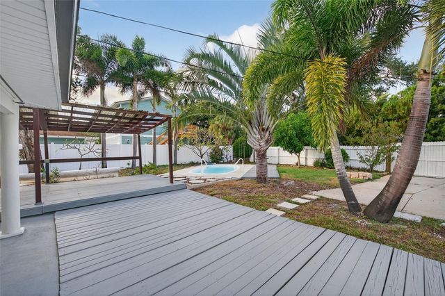 7217 6TH AVENUE N, St Petersburg, FL 33710