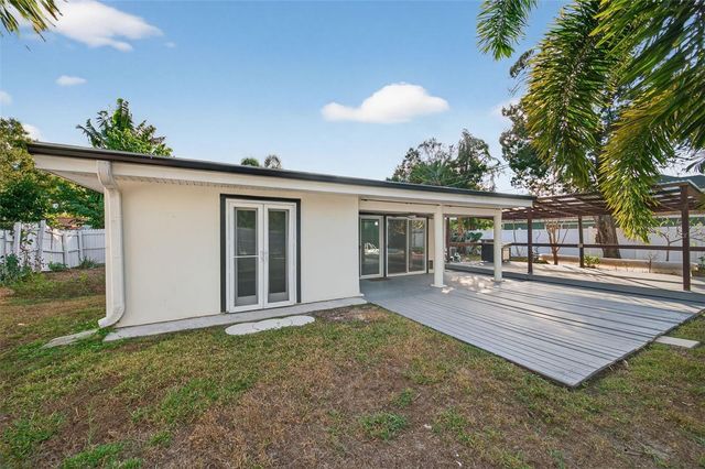 7217 6TH AVENUE N, St Petersburg, FL 33710