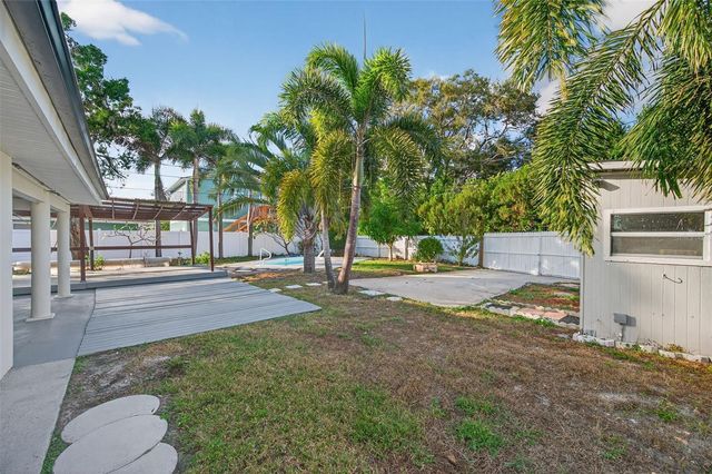 7217 6TH AVENUE N, St Petersburg, FL 33710