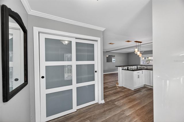 7217 6TH AVENUE N, St Petersburg, FL 33710