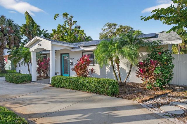 7217 6TH AVENUE N, St Petersburg, FL 33710