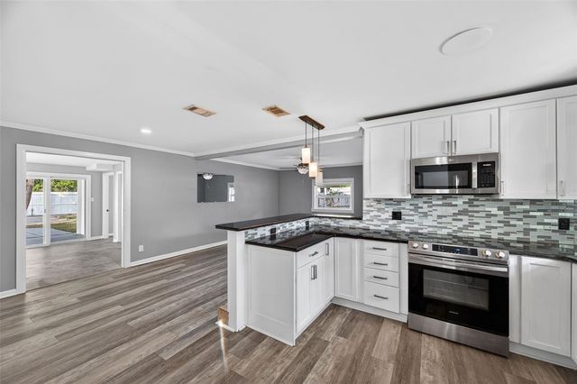 7217 6TH AVENUE N, St Petersburg, FL 33710