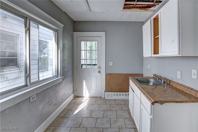 2128 W 105th Street, Cleveland, OH 44102