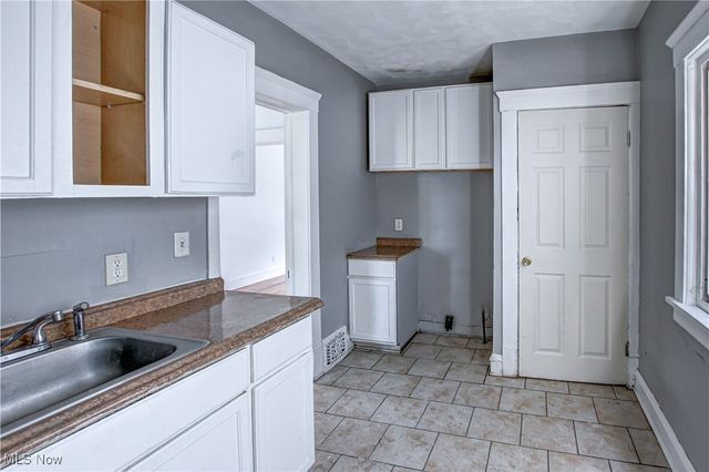 2128 W 105th Street, Cleveland, OH 44102