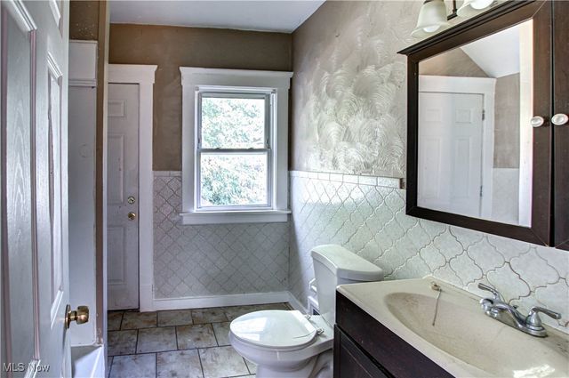 2128 W 105th Street, Cleveland, OH 44102