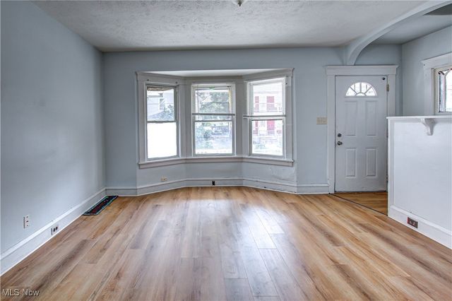 2128 W 105th Street, Cleveland, OH 44102