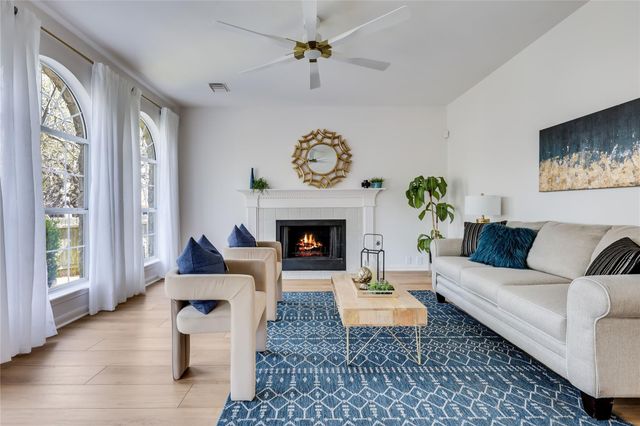 5221 Austral LOOP, Austin, TX 78739