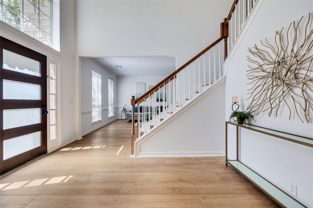 5221 Austral LOOP, Austin, TX 78739