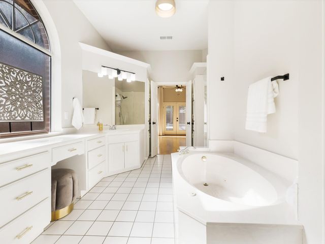 6207 Millwood Court, Arlington, TX 76016