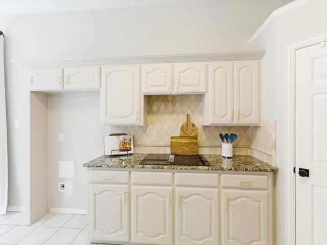 6207 Millwood Court, Arlington, TX 76016