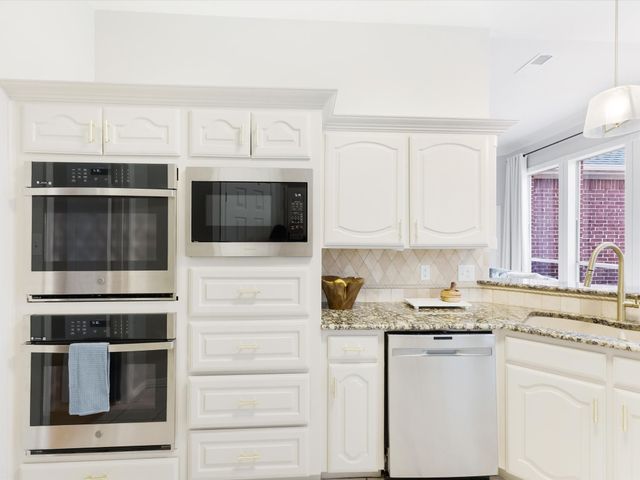 6207 Millwood Court, Arlington, TX 76016