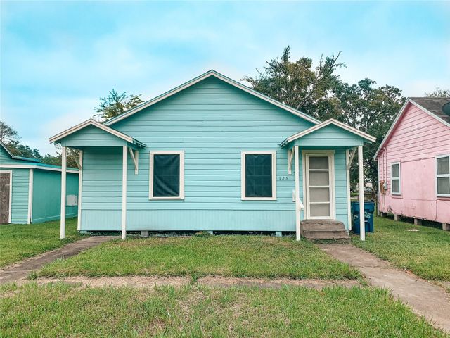 925 4th Avenue N, Texas City, TX 77590