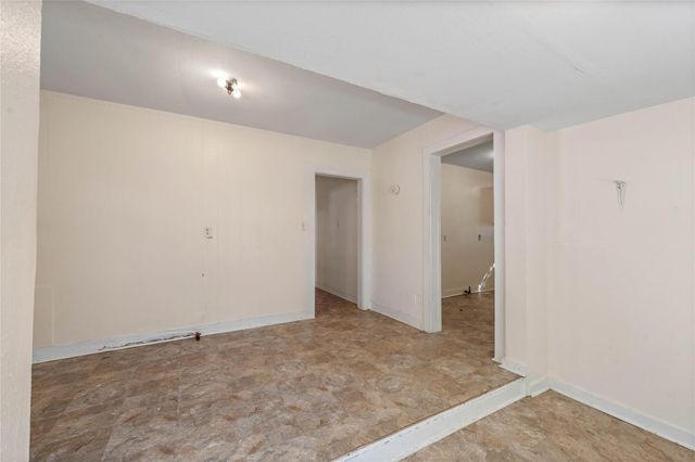 925 4th Avenue N, Texas City, TX 77590