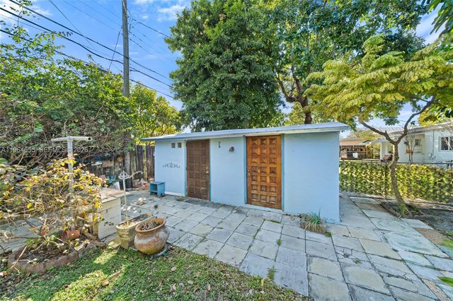 7110 SW 13th Ter, Miami, FL 33144