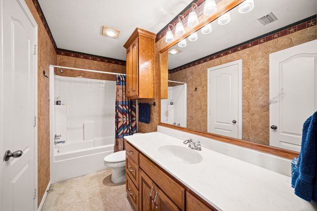 601 Zmolek Road, Ennis, TX 75119