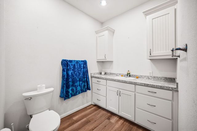 601 Zmolek Road, Ennis, TX 75119