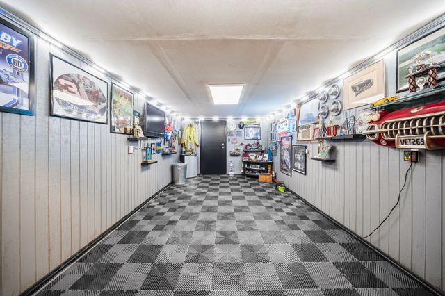 601 Zmolek Road, Ennis, TX 75119