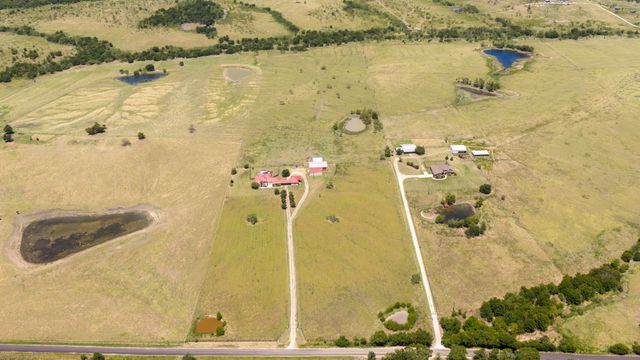 601 Zmolek Road, Ennis, TX 75119