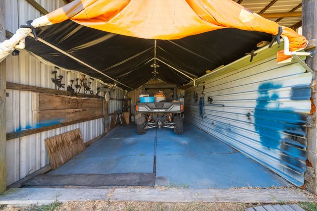601 Zmolek Road, Ennis, TX 75119