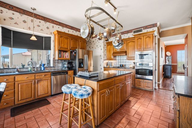 601 Zmolek Road, Ennis, TX 75119
