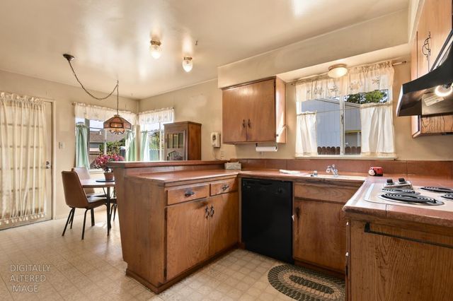 4501 Forest Pkwy, Sacramento, CA 95823