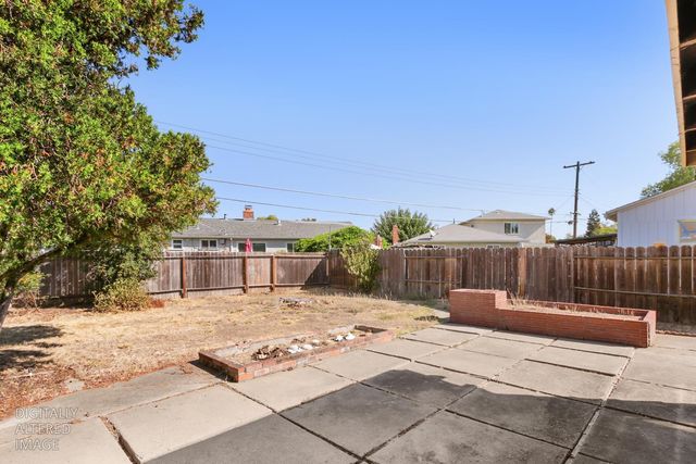 4501 Forest Pkwy, Sacramento, CA 95823