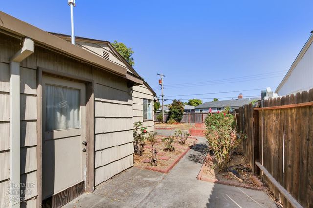 4501 Forest Pkwy, Sacramento, CA 95823