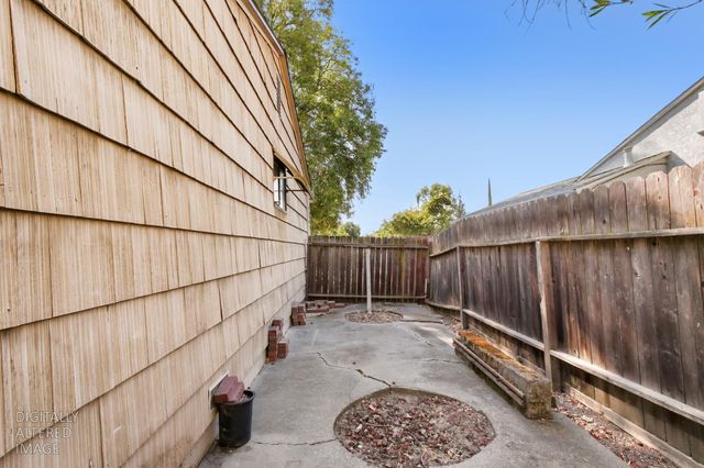 4501 Forest Pkwy, Sacramento, CA 95823