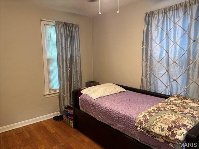 8805 Greenbrook Drive, St Louis, MO 63136