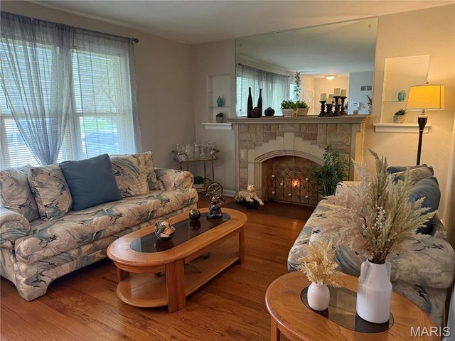 8805 Greenbrook Drive, St Louis, MO 63136
