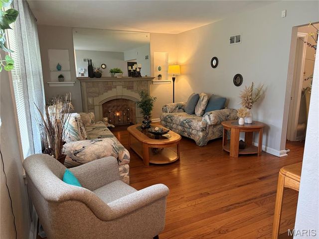 8805 Greenbrook Drive, St Louis, MO 63136
