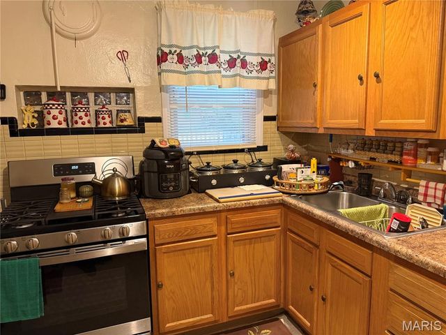 8805 Greenbrook Drive, St Louis, MO 63136