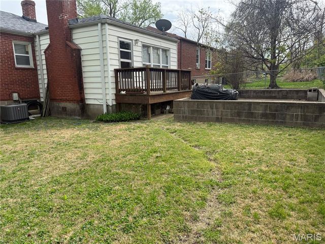 8805 Greenbrook Drive, St Louis, MO 63136