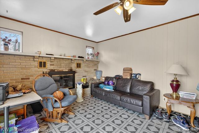 3762 Lakewood Drive, Waterford, MI 48329