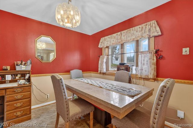 3762 Lakewood Drive, Waterford, MI 48329