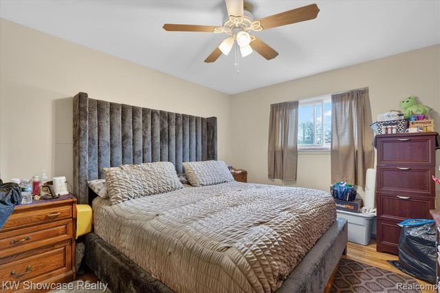 3762 Lakewood Drive, Waterford, MI 48329